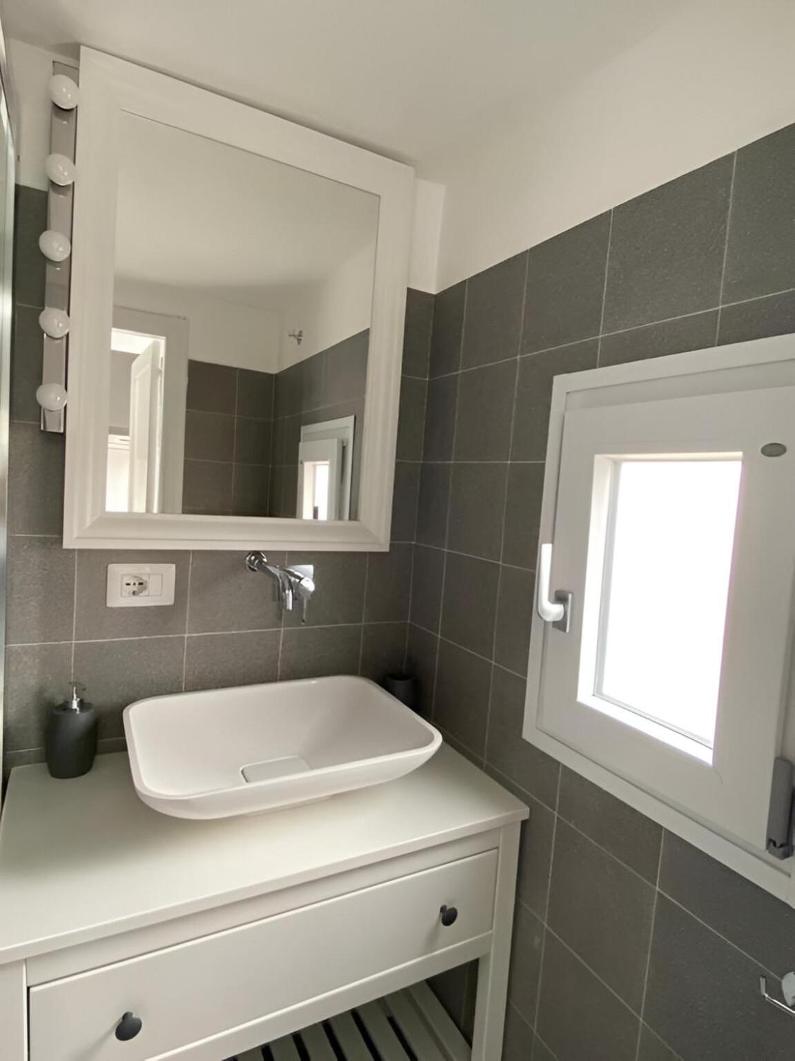 Bari Landlord 242 - Central Station Apartments Экстерьер фото